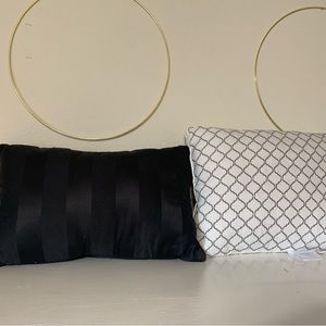 Set of two throw pillows